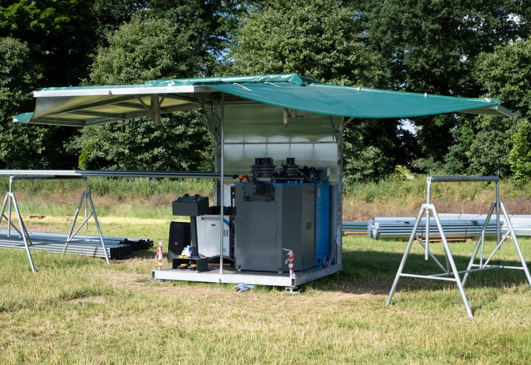 Biegemaschine für den Bau von Folientunnelanlagen